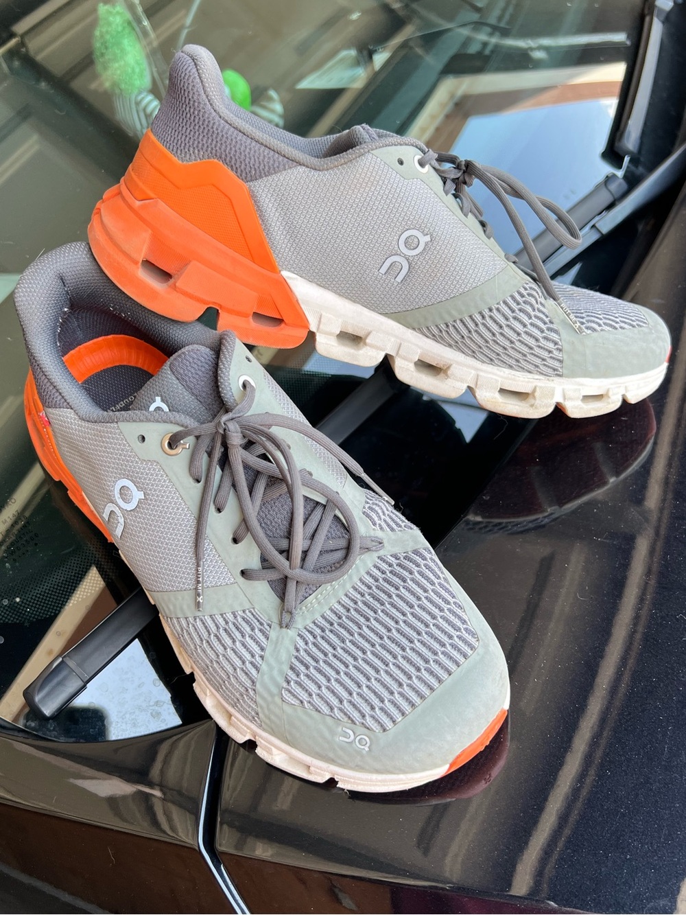 Sz 8 mens On Cloud cloud flyer
